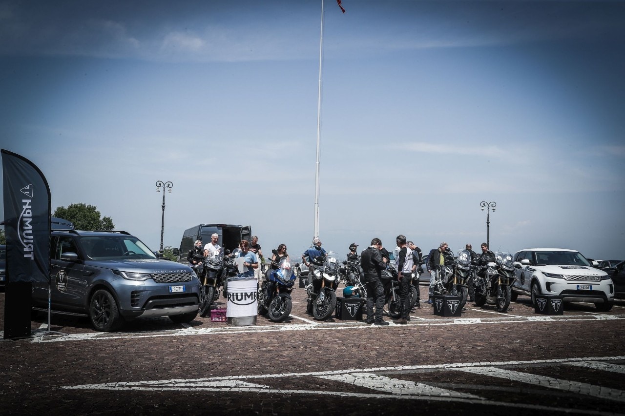 Triumph Adventure Experience: quando la moto va a braccetto con l'architettura
